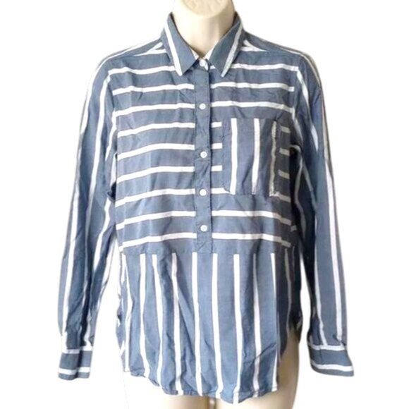 Abercrombie & Fitch Tops - NWOT Abercrombie & Fitch Striped Chambray Half-Button Down Shirt XS